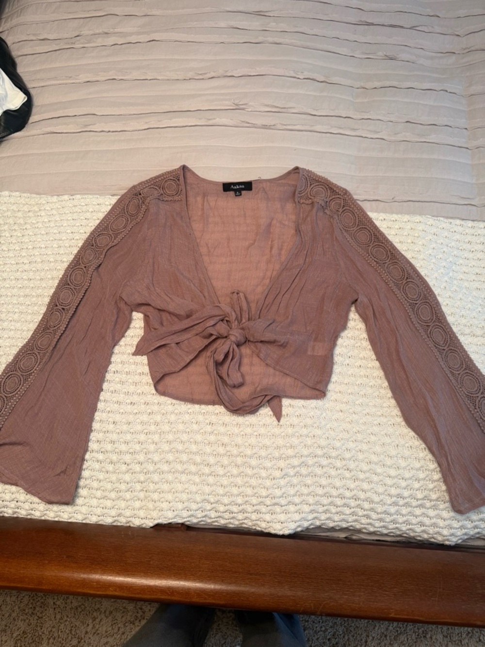 Aakaa Mauve Tie-Front Crochet Sleeve Crop Top